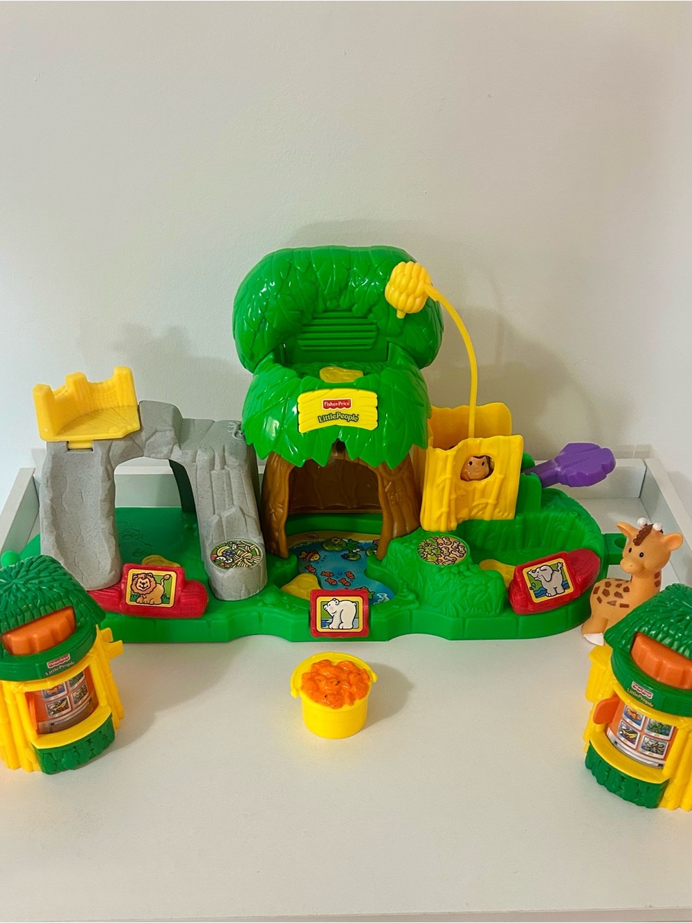 Fisher Price Little People Zoo & Assorted Accessories- Sound